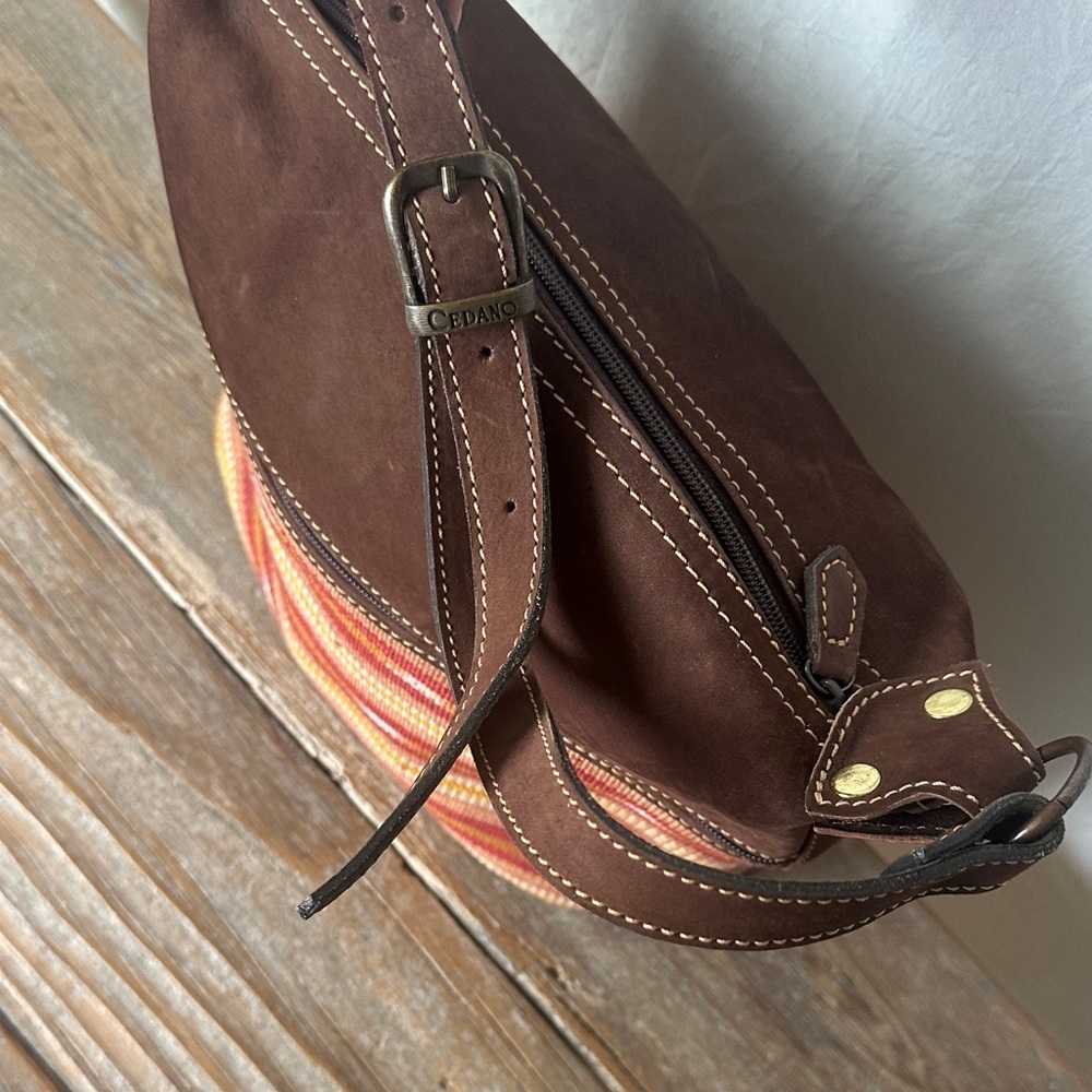 Elegant Brown and Red Striped Crossbody Bag - Picture 4 of 6